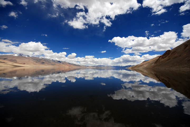 lake reflections india